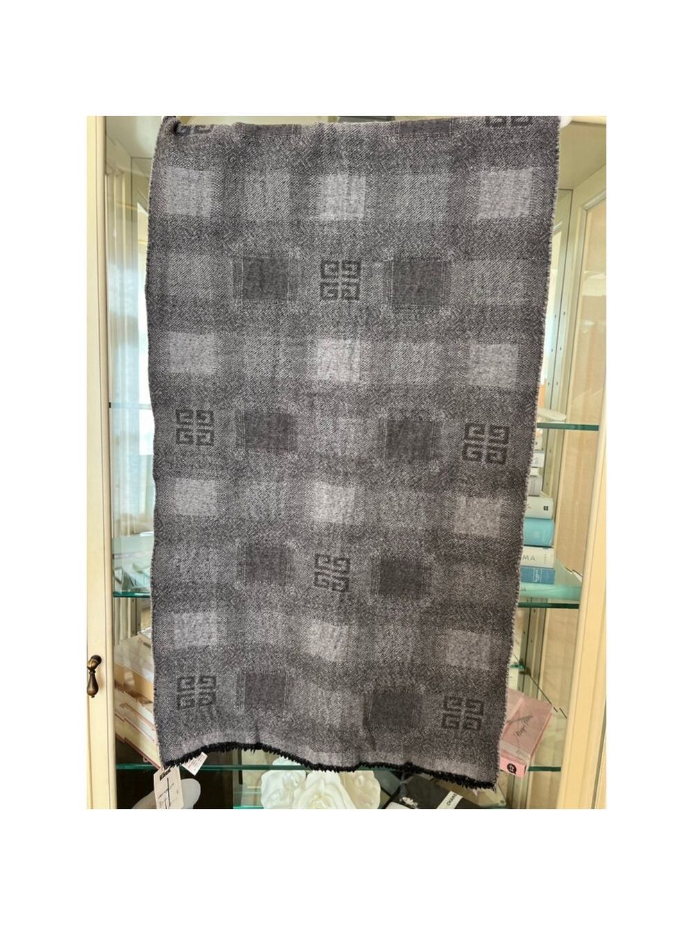 NWT Givenchy One Size Grey Plaid Wool Scarf - Picture 3 of 8